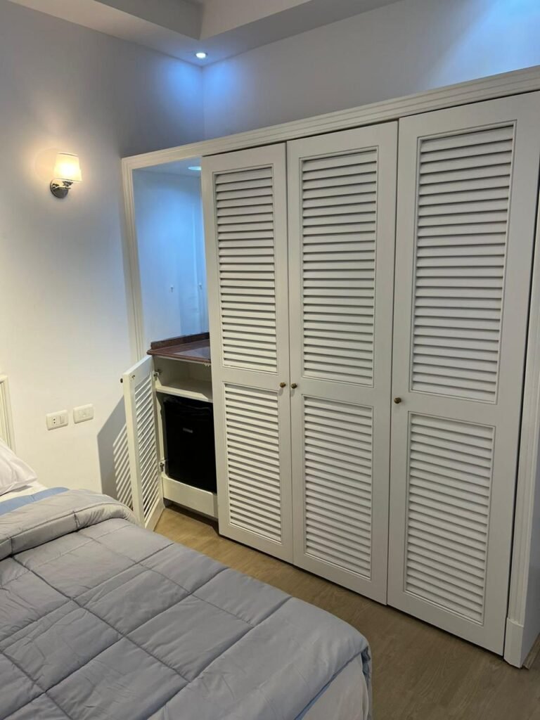 8c8c1c0f-27fd-4f49-ad78-4bf514c9b36d