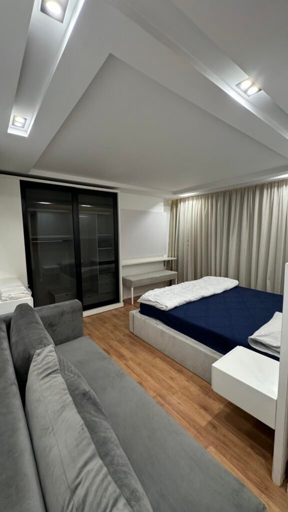 2024_12_08_21_00_IMG_3064